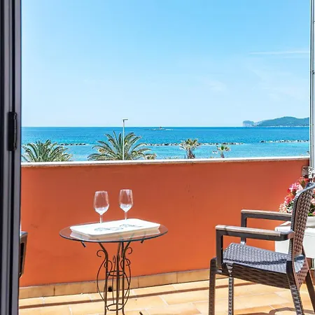 Beachfront Lido 95 *