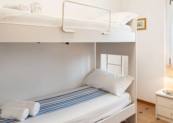 Beachfront Lido 95 *