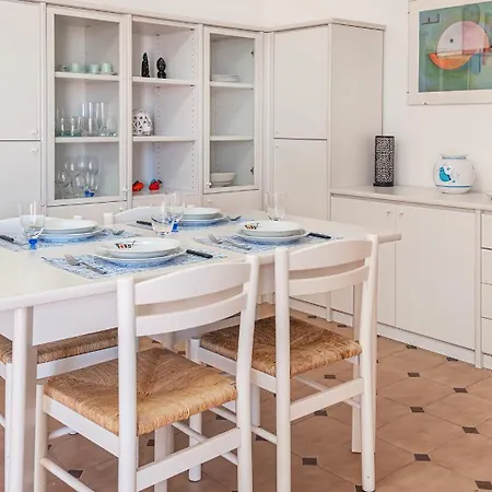 Beachfront Lido 95 Apartman *