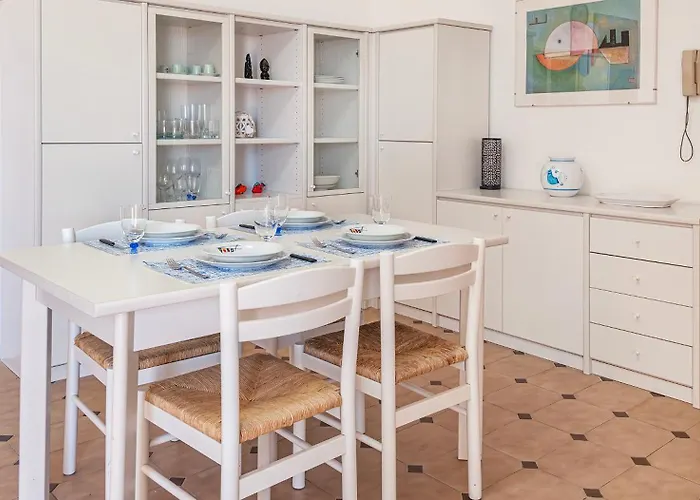 Beachfront Lido 95 شقة *