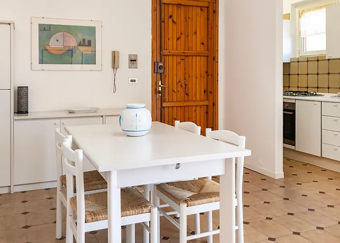 Beachfront Lido 95 * ألغيرو